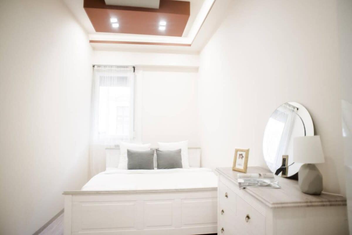New Luxury Apartment In The Center With A/C 부다페스트 외부 사진