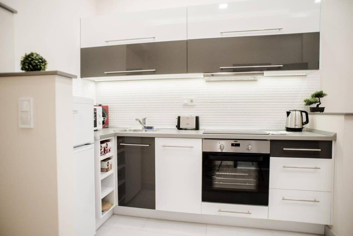 New Luxury Apartment In The Center With A/C 부다페스트 외부 사진