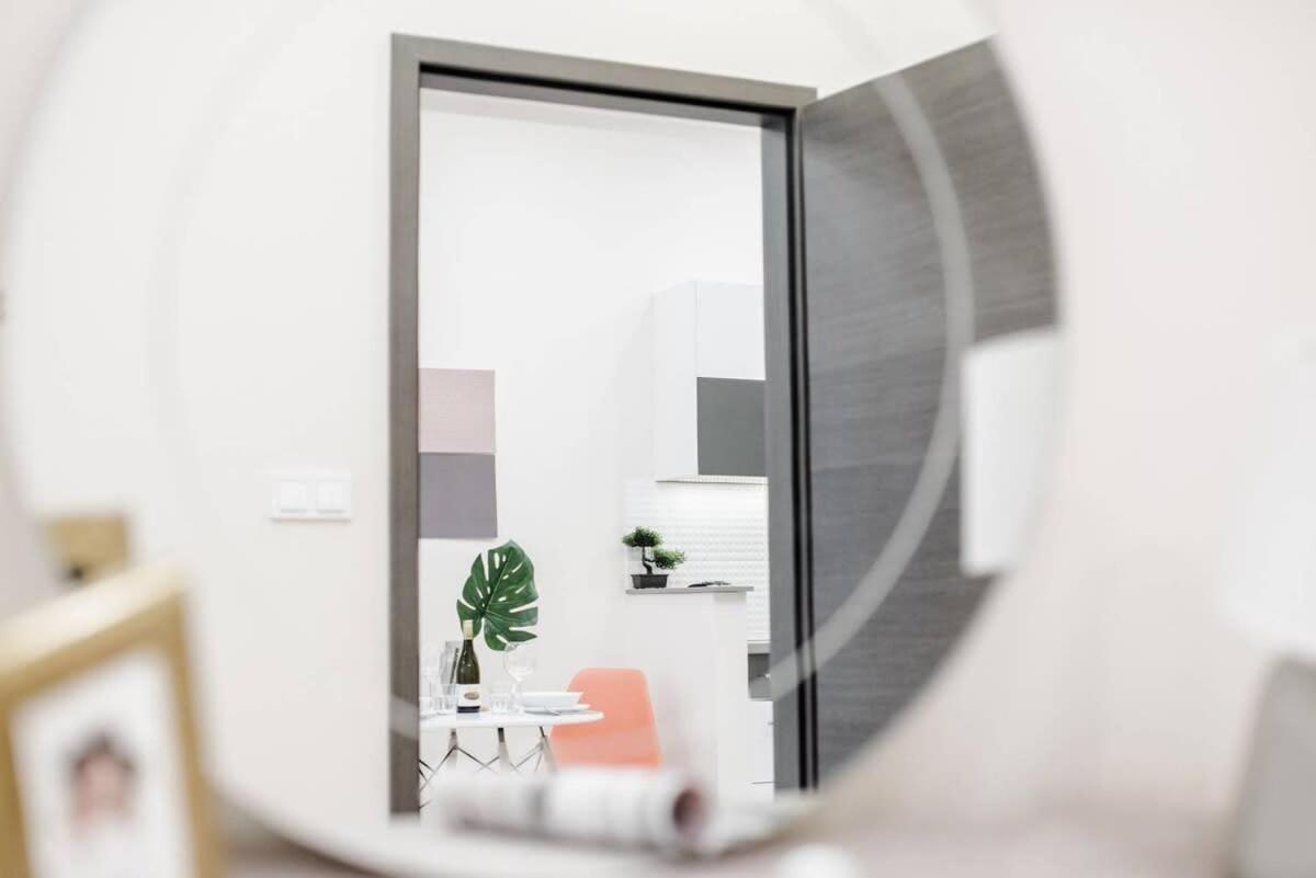 New Luxury Apartment In The Center With A/C 부다페스트 외부 사진